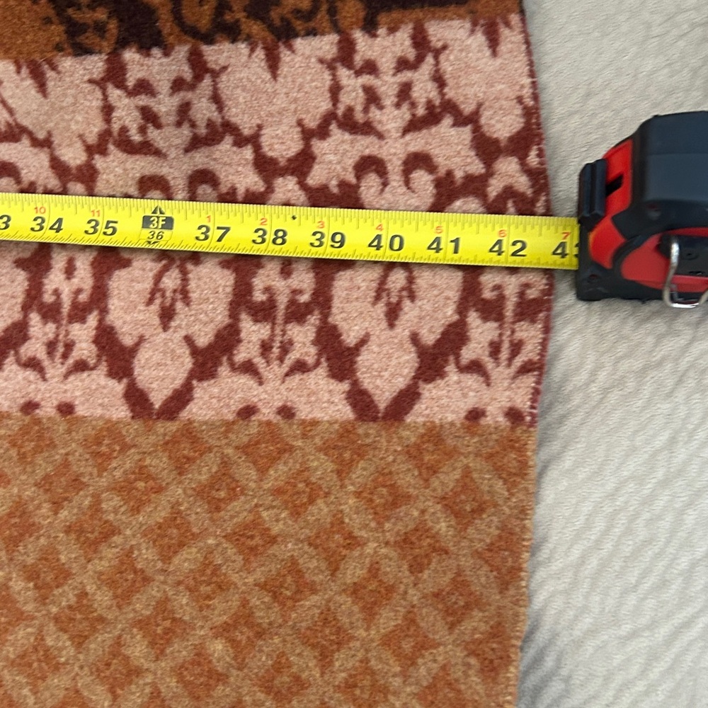 Used Cozy Multicolor Patterned Throw Blanket - Picture 6 of 8